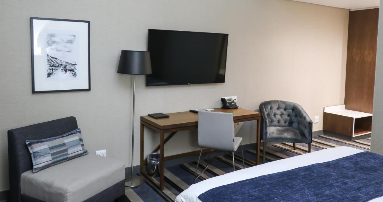 Mayfair Hotel Mthatha Buitenkant foto