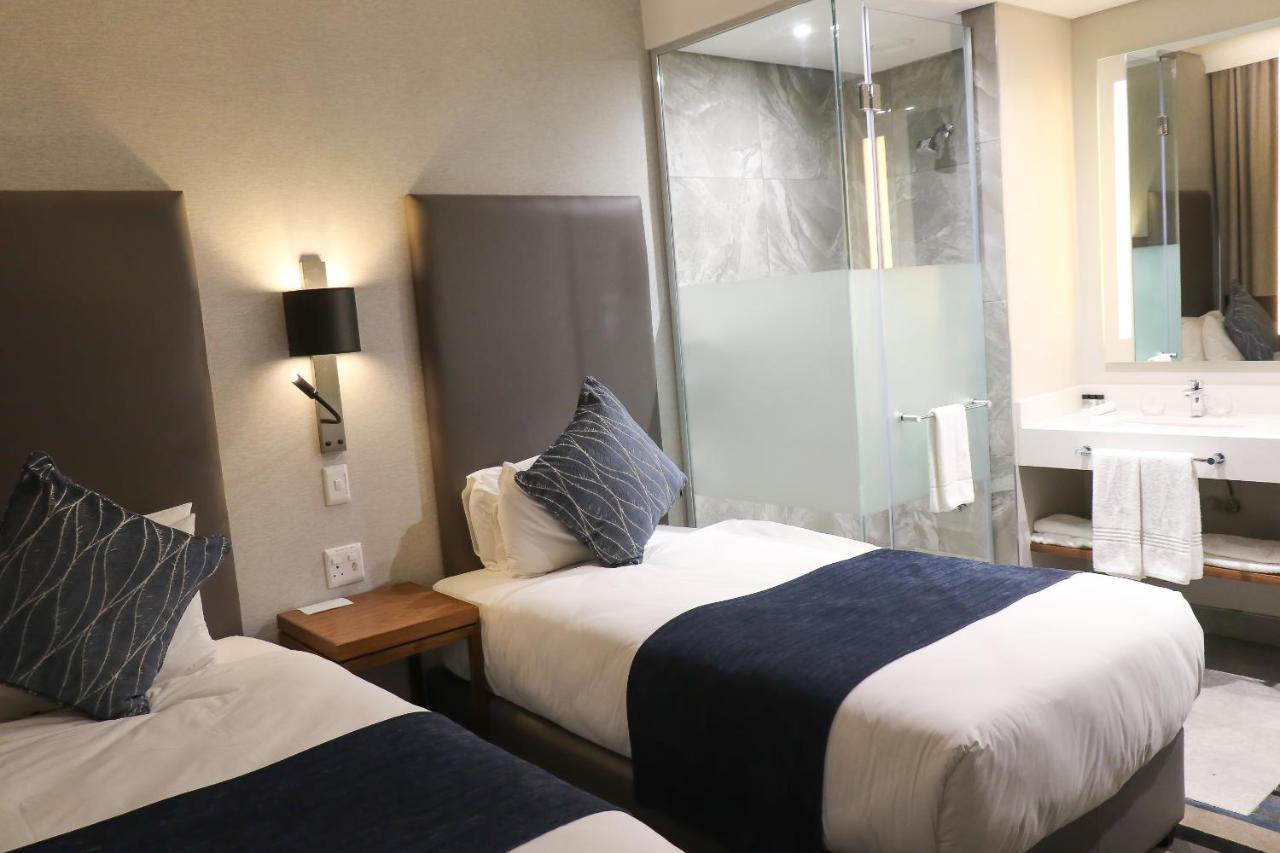 Mayfair Hotel Mthatha Buitenkant foto